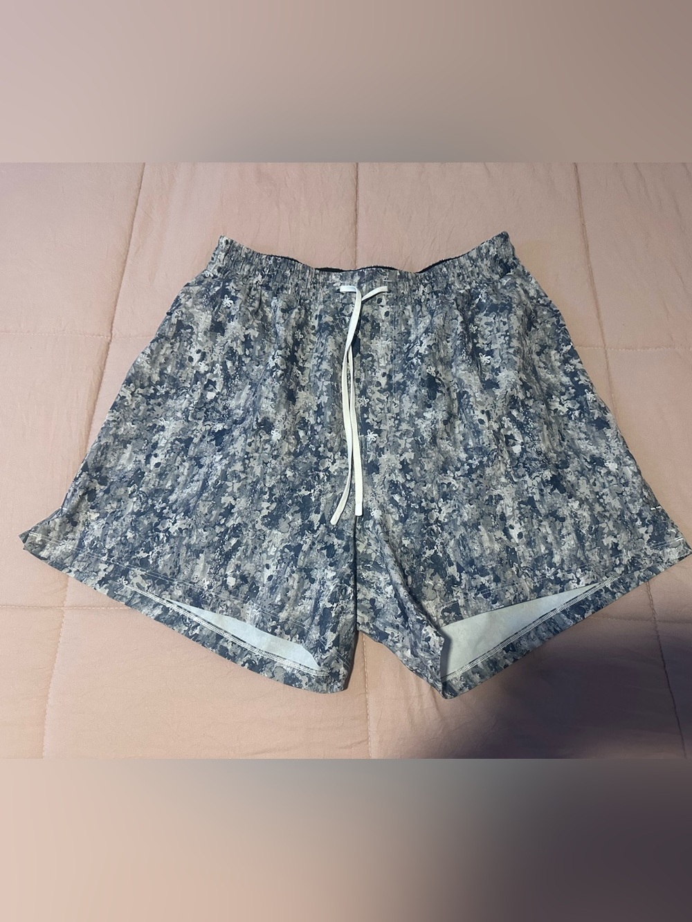 lululemon athletica NWOT Men’s Pool Short, Size S, 5”